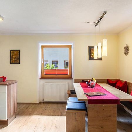Ferienwohnung Galerie Kaiser Mayrhofen Bagian luar foto