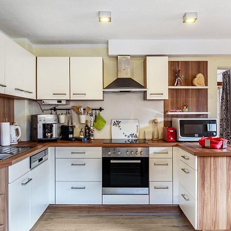 Ferienwohnung Galerie Kaiser Mayrhofen Bagian luar foto