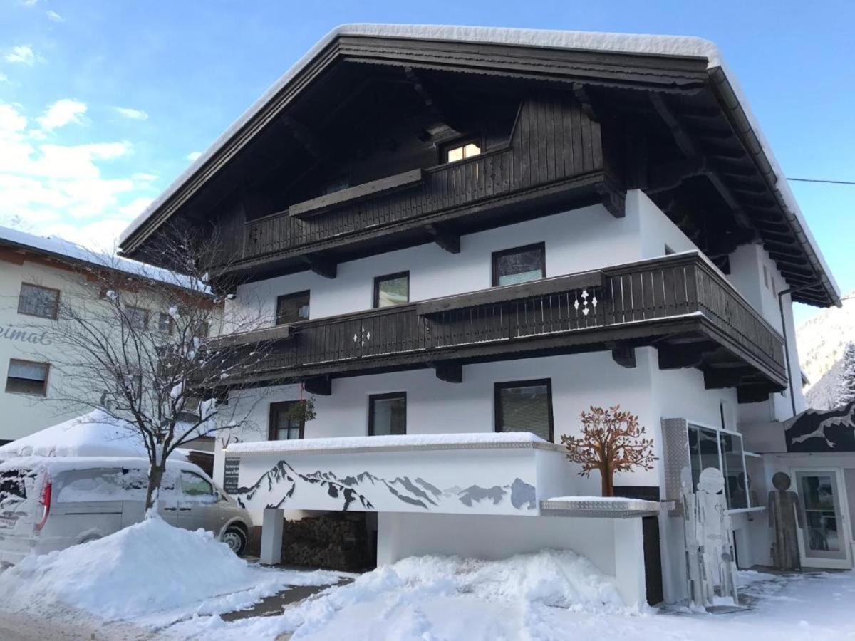 Ferienwohnung Galerie Kaiser Mayrhofen Bagian luar foto