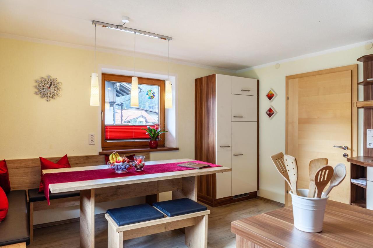 Ferienwohnung Galerie Kaiser Mayrhofen Bagian luar foto