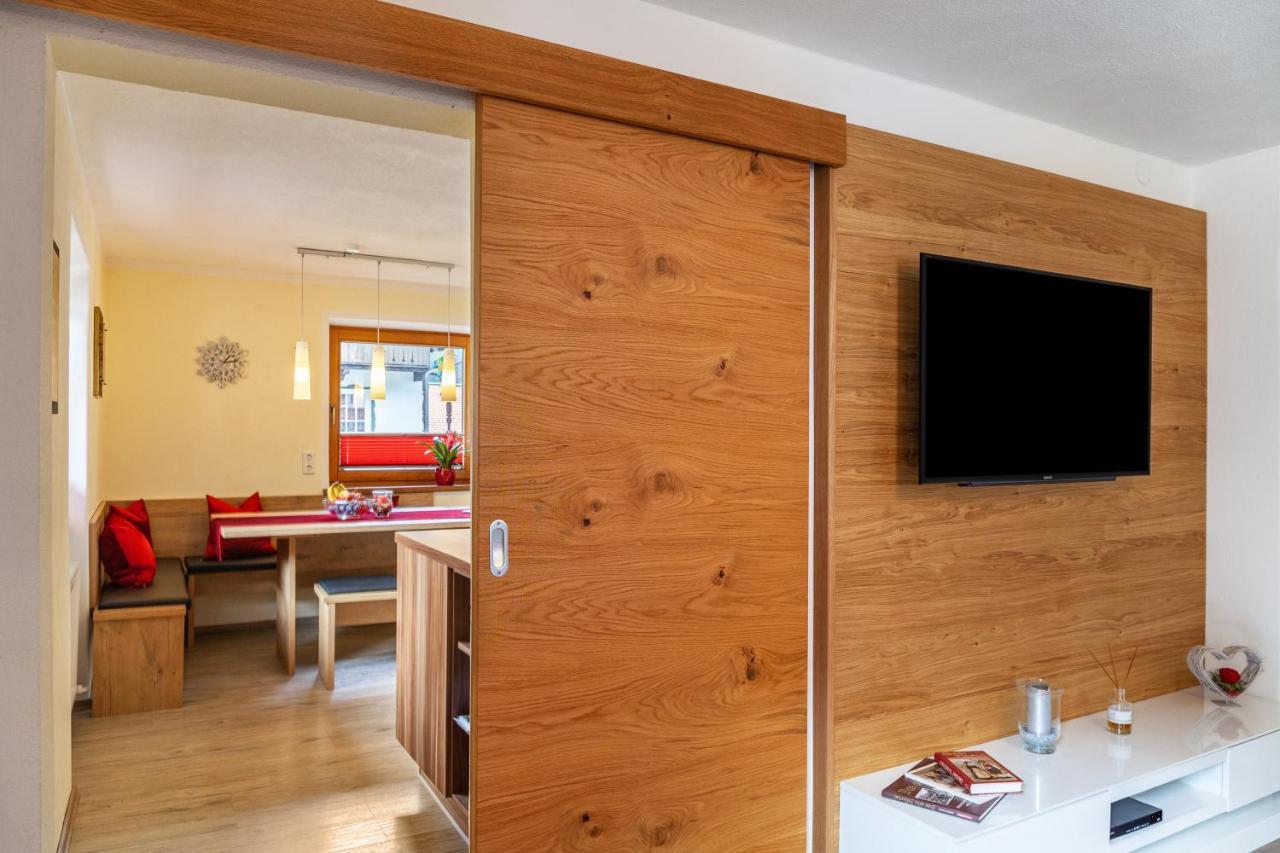 Ferienwohnung Galerie Kaiser Mayrhofen Bagian luar foto