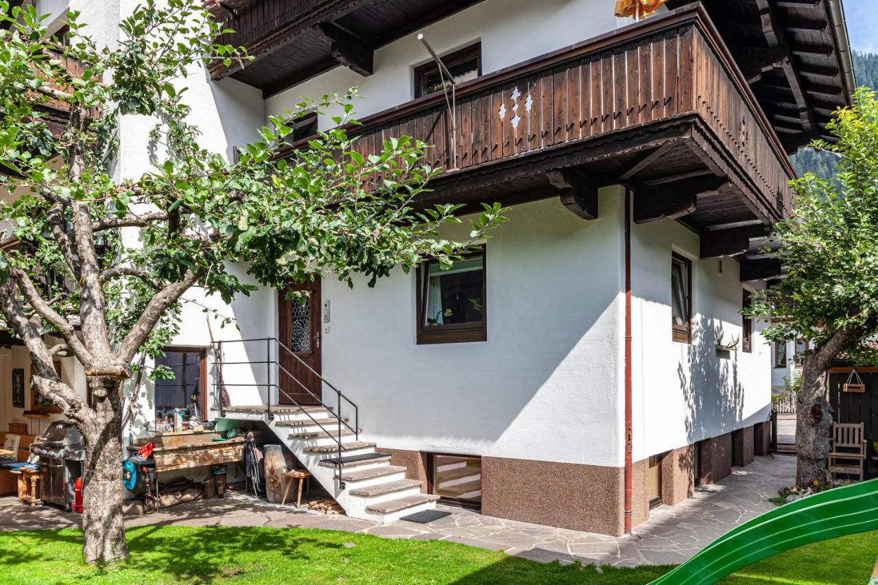 Ferienwohnung Galerie Kaiser Mayrhofen Bagian luar foto