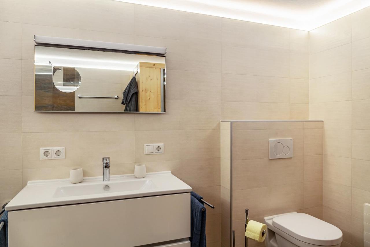 Ferienwohnung Galerie Kaiser Mayrhofen Bagian luar foto