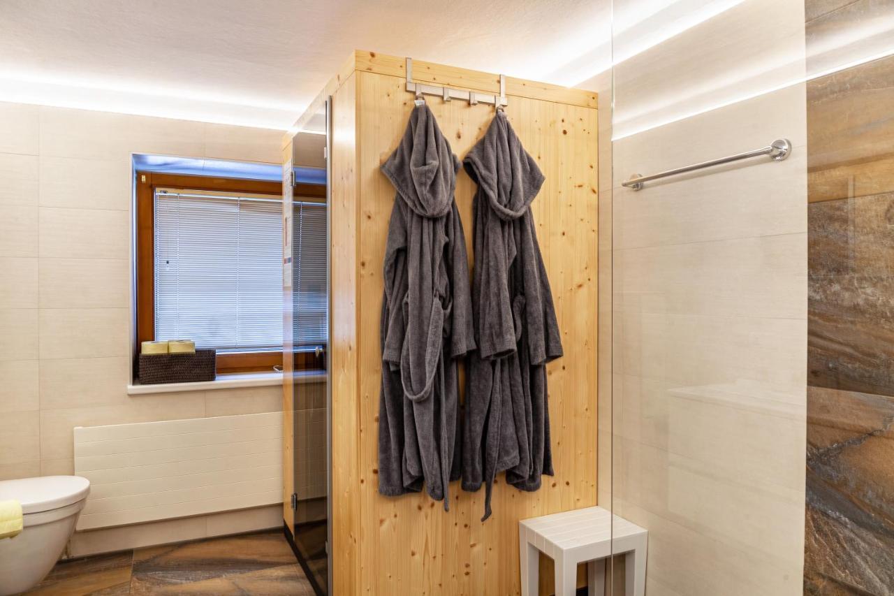 Ferienwohnung Galerie Kaiser Mayrhofen Bagian luar foto